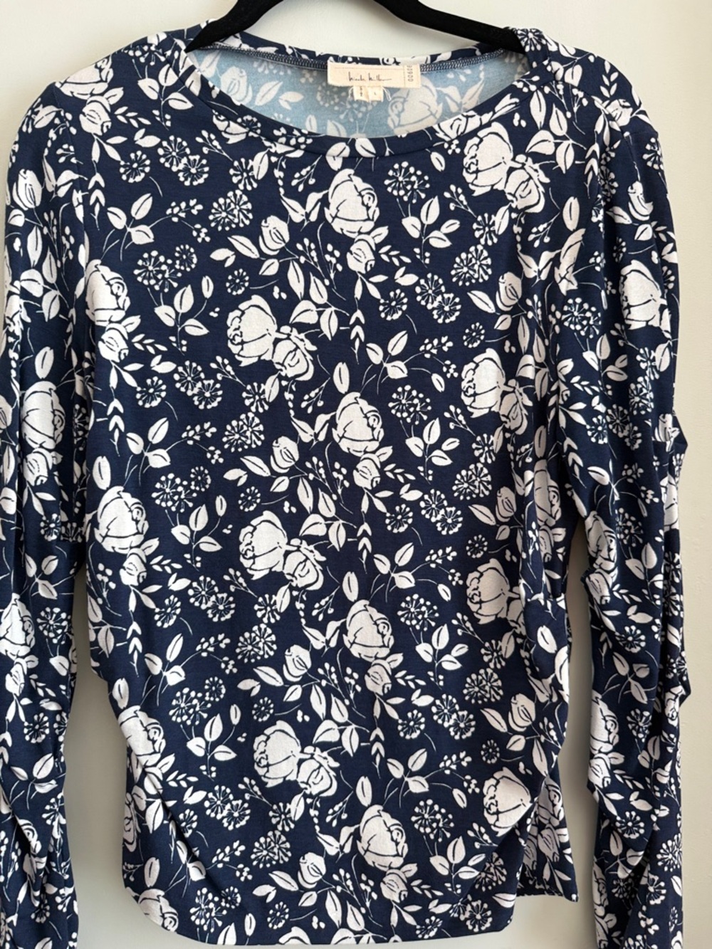 NWOT Nicole Miller Navy and White Floral Long Sleeve Tee